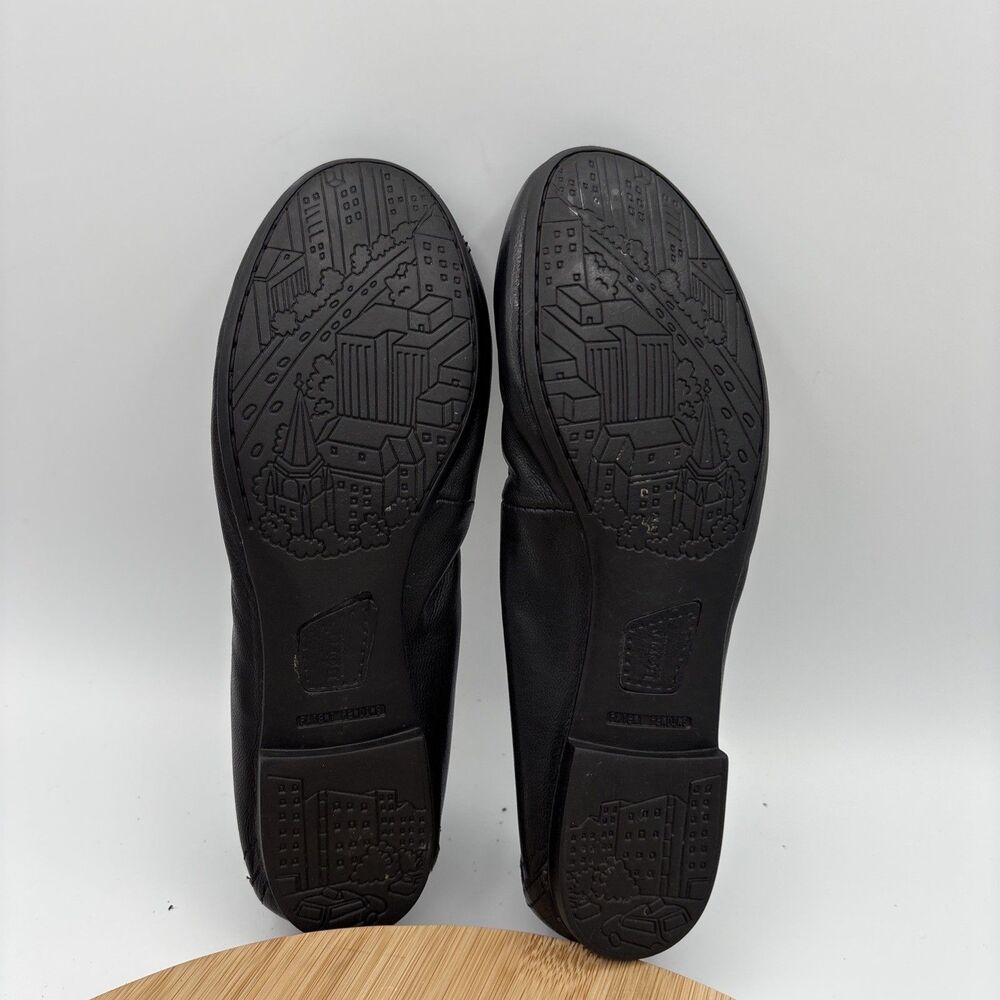 Born Ballet Flats Womens 8 Black Leather Comfort Round Toe Silver Tone Medallion - Picture 9 of 10